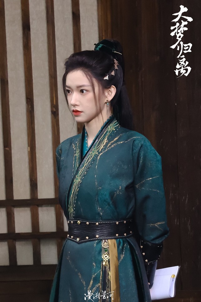 Las 10 mujeres más bellas de China en 2025: Trieu Le Dinh clasificada después de Trieu Lo Tu, la clase número 1 es indiscutible - image 3 